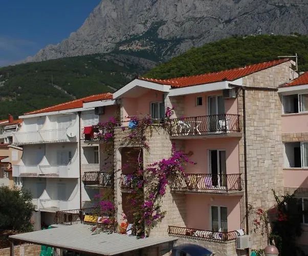 Bogumila Guest house *